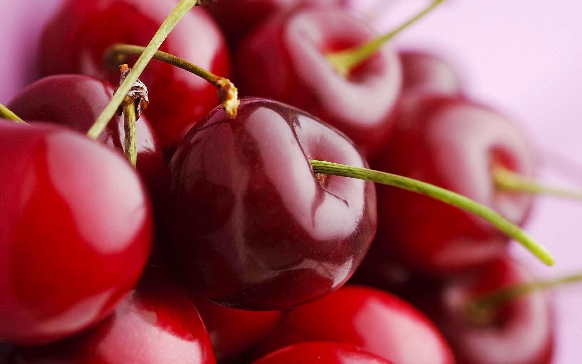 Почему с вишни осыпается завязь, опадают ягоды, плоды, чем подкормить